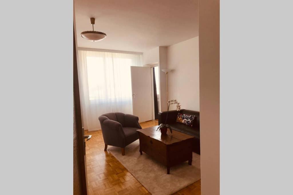 Mitten im Achten. Zentrale Wohnung in Wien Exterior foto